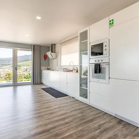 Casa Alan By Rent2u, Lda *