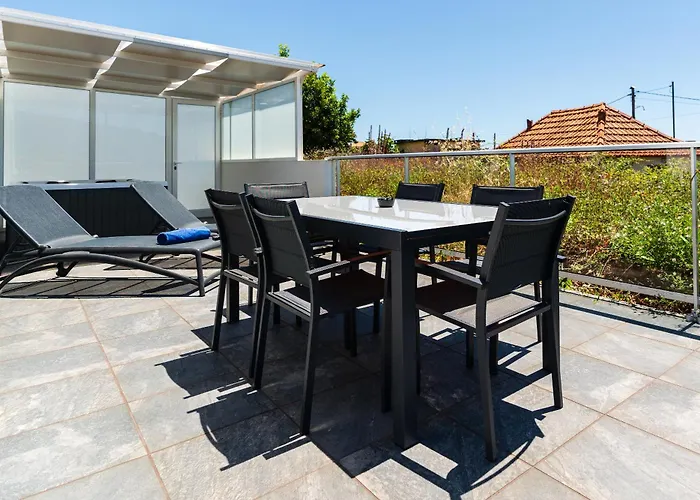 Casa Alan By Rent2u, Lda بيت للعطل *